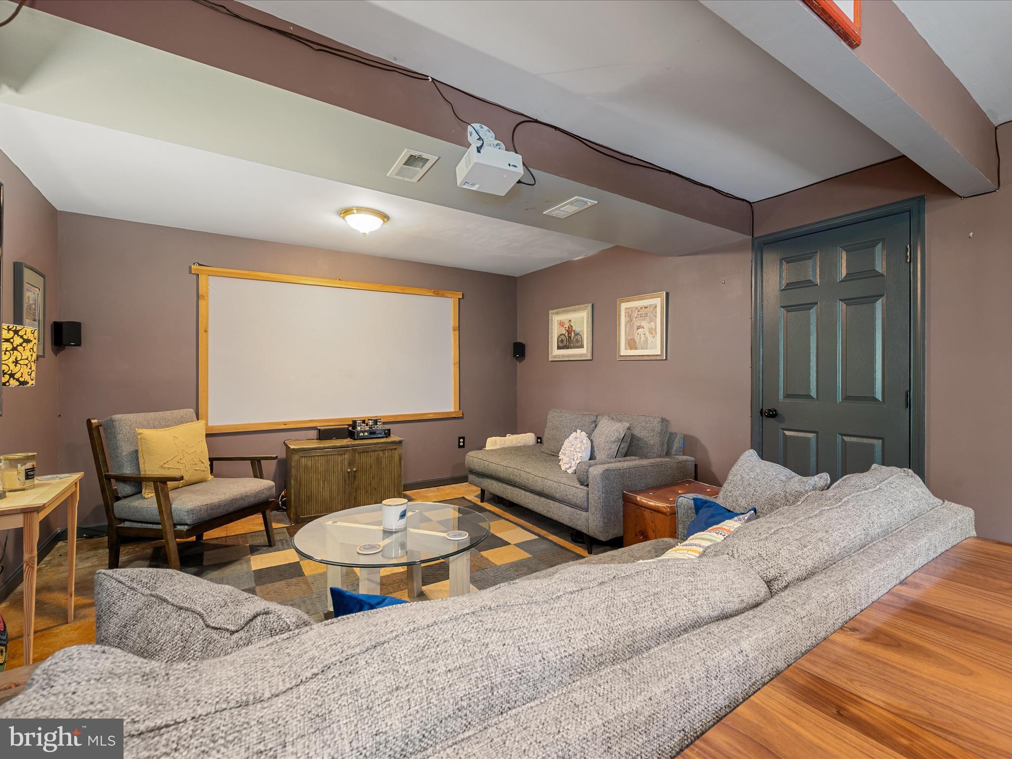 RIVERSIDE ACRES - Residential