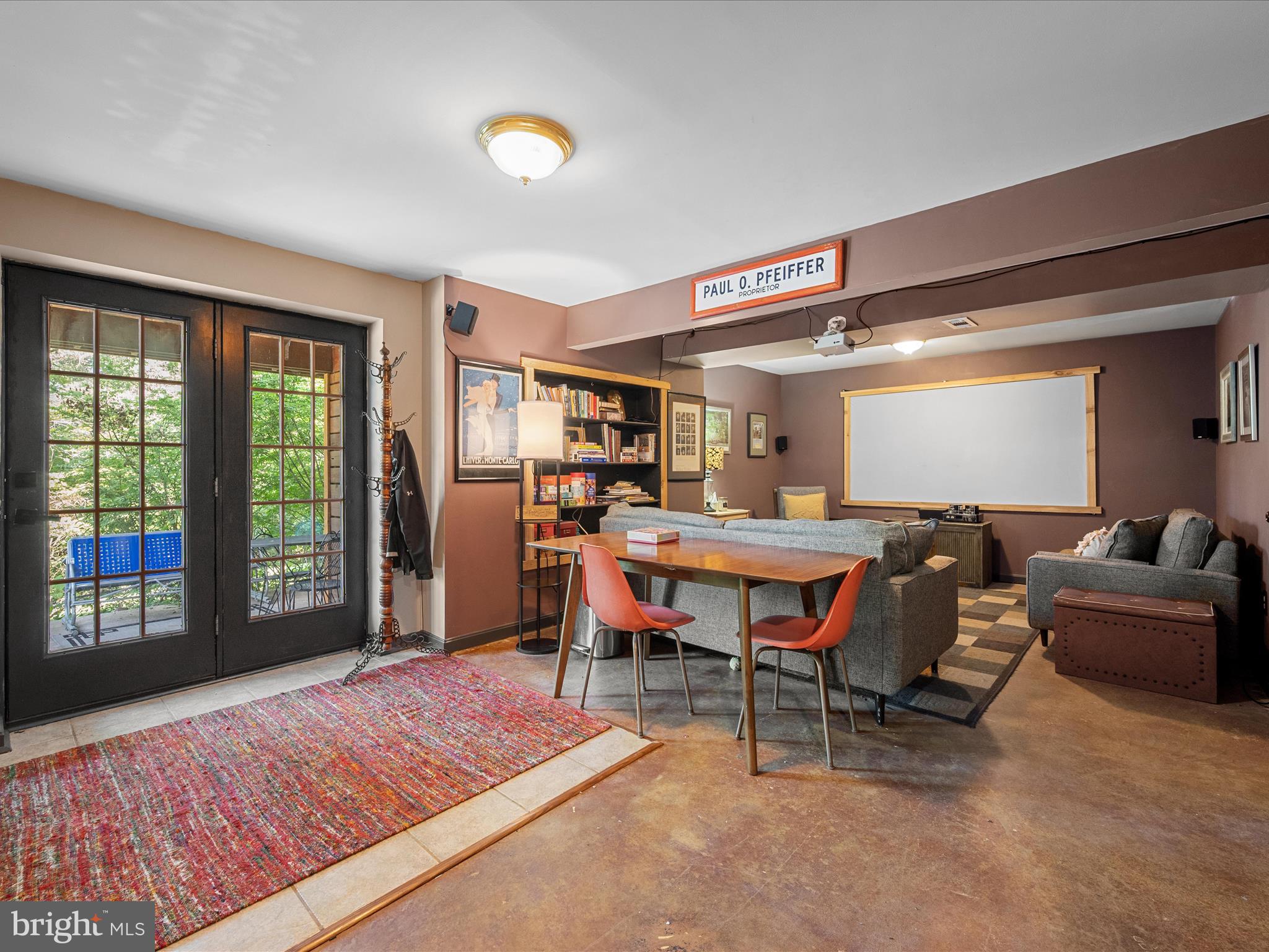 RIVERSIDE ACRES - Residential