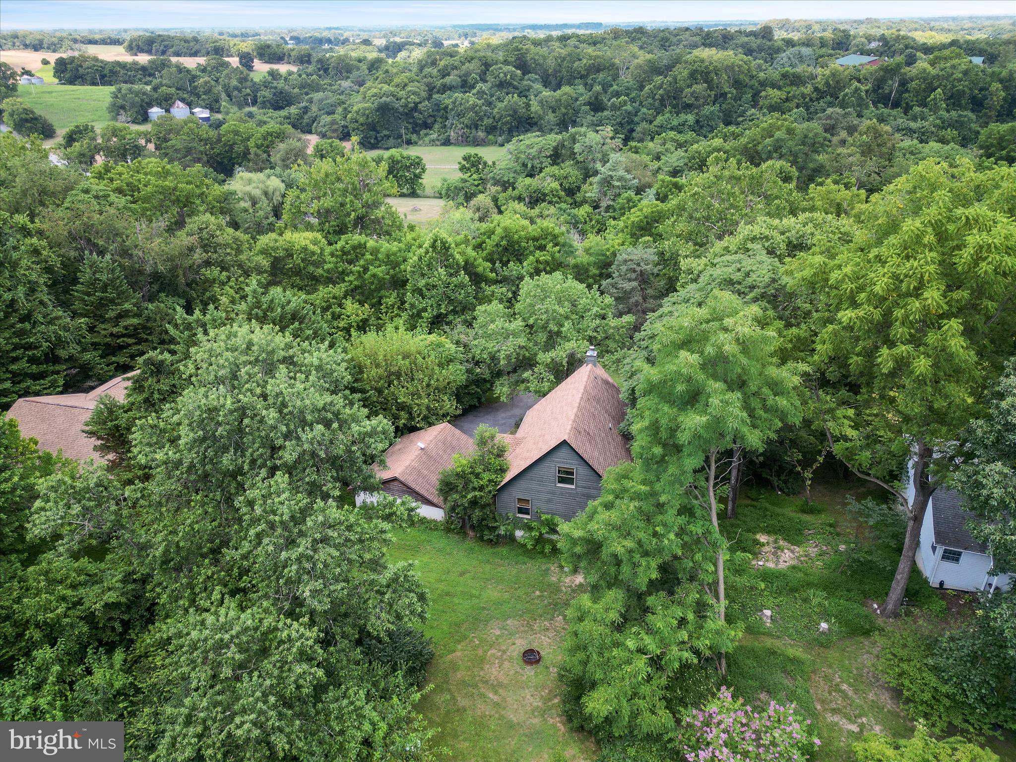 RIVERSIDE ACRES - Residential