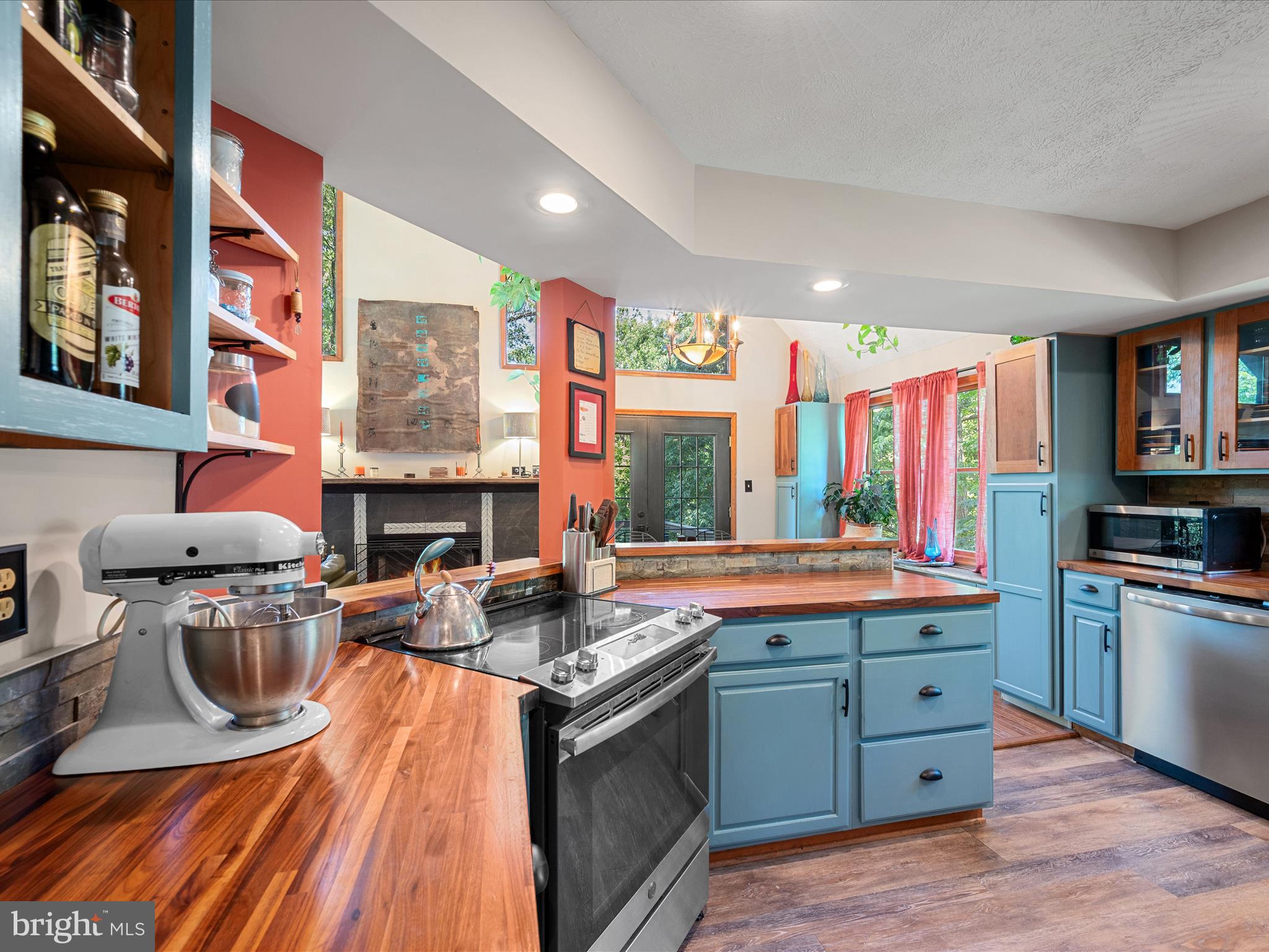 RIVERSIDE ACRES - Residential