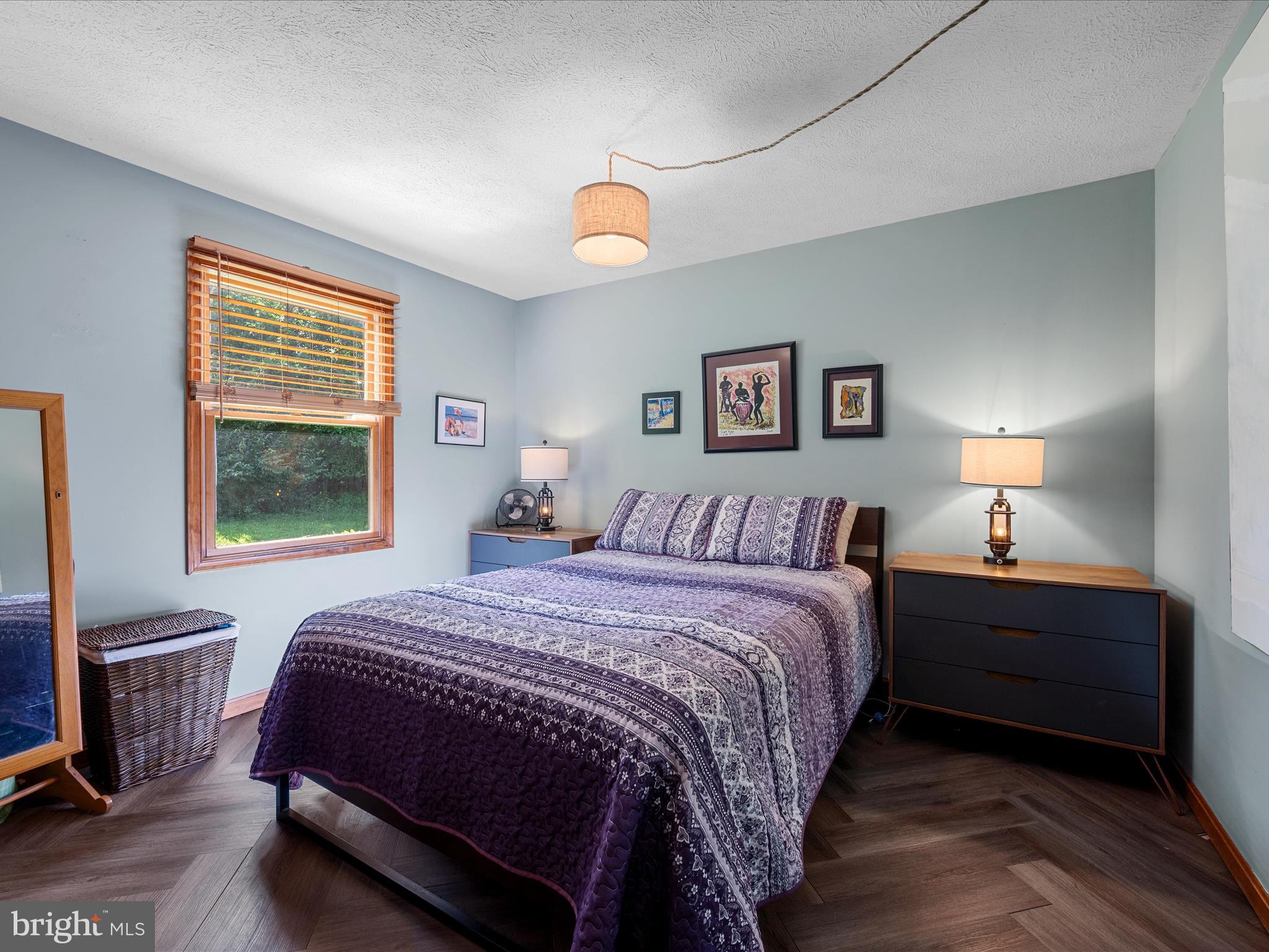 RIVERSIDE ACRES - Residential