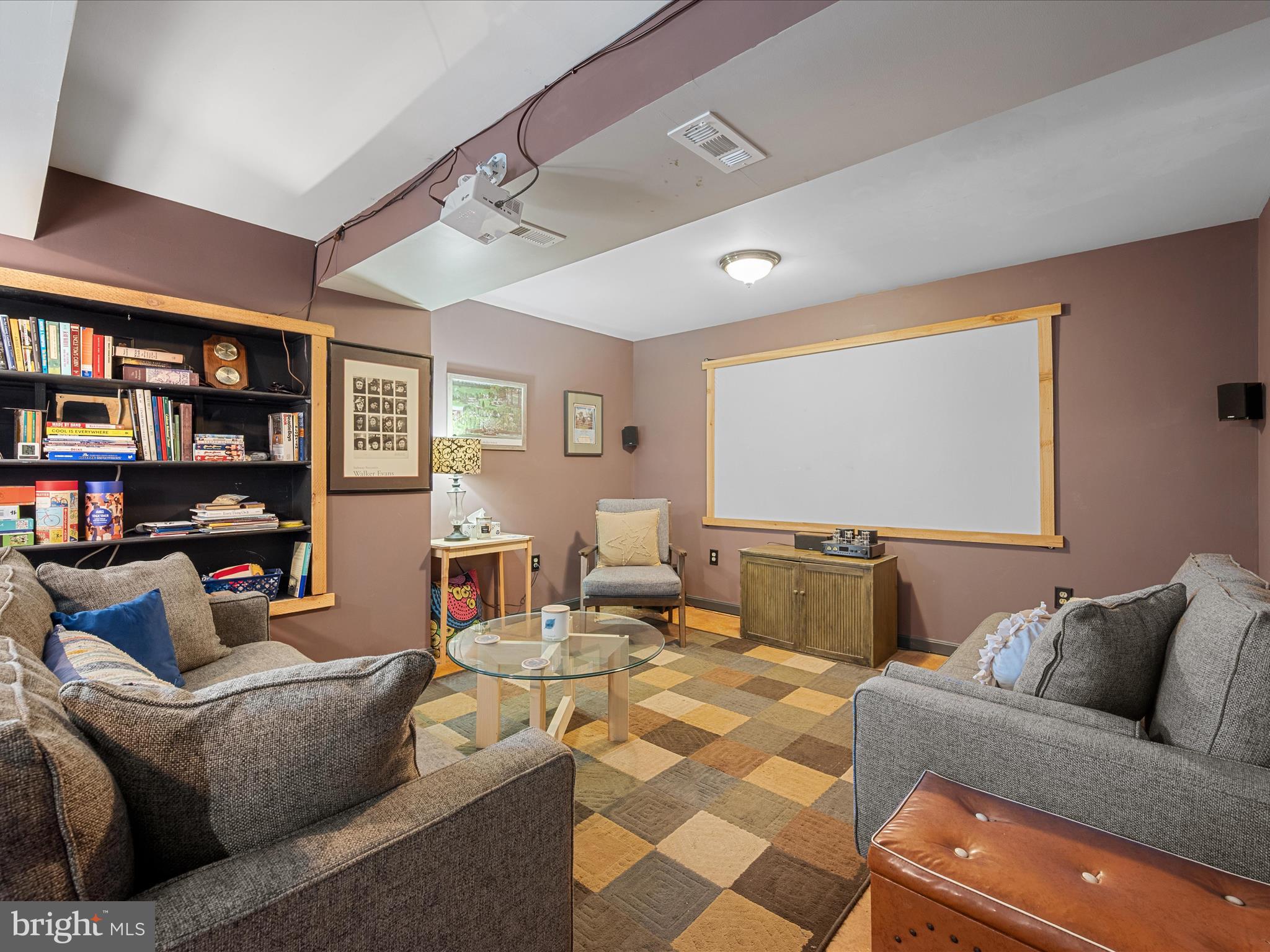 RIVERSIDE ACRES - Residential