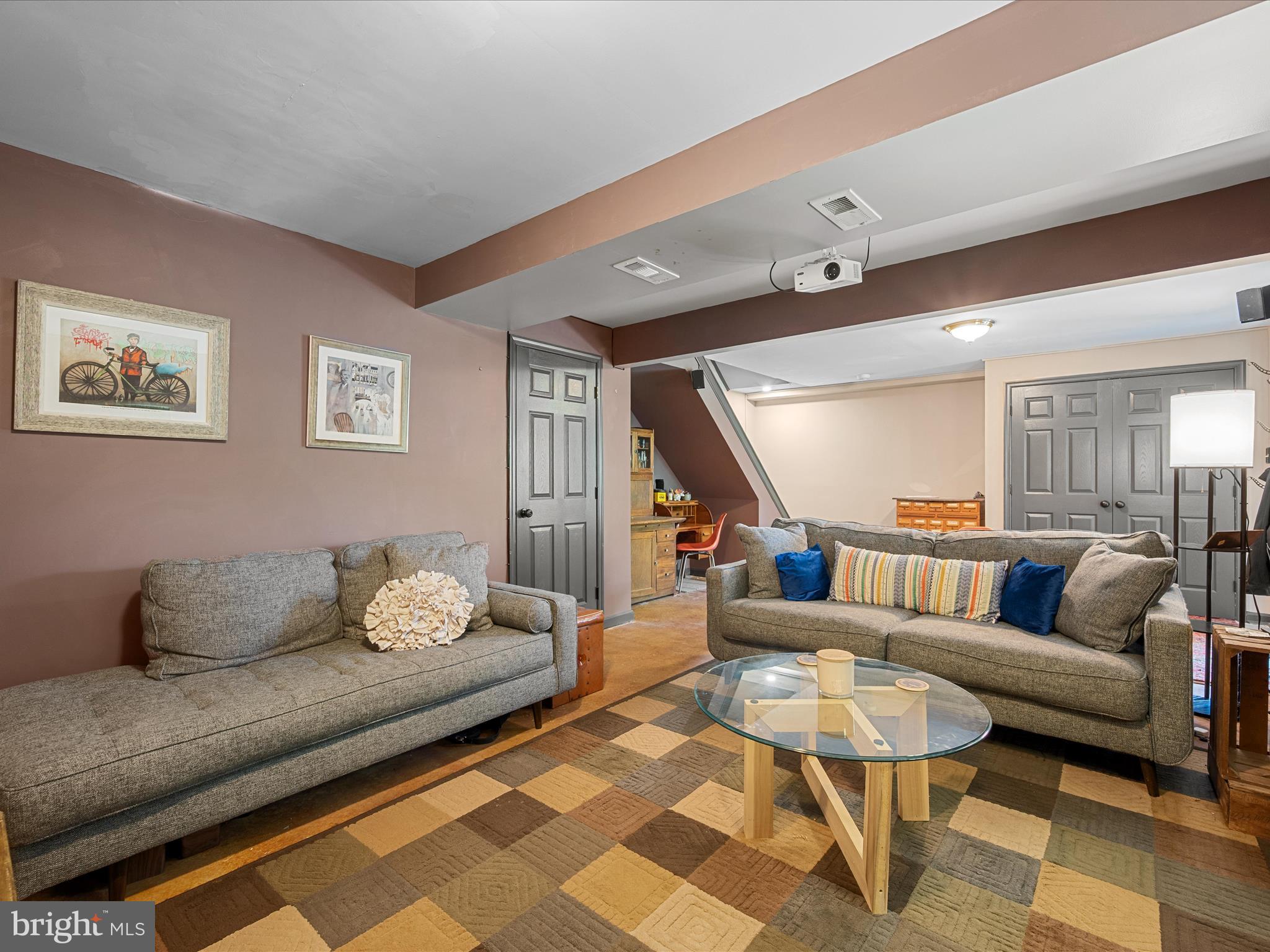 RIVERSIDE ACRES - Residential