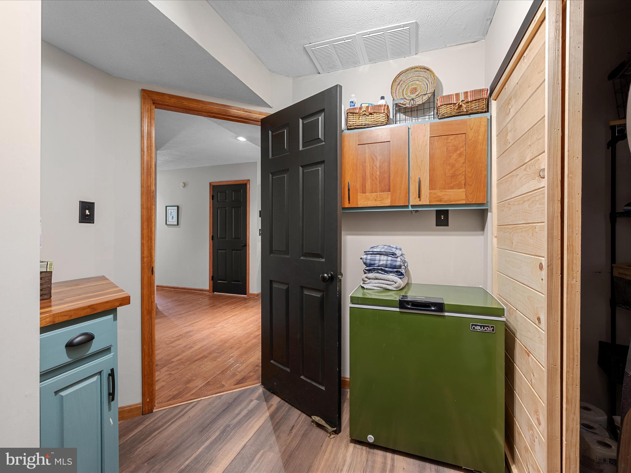 RIVERSIDE ACRES - Residential