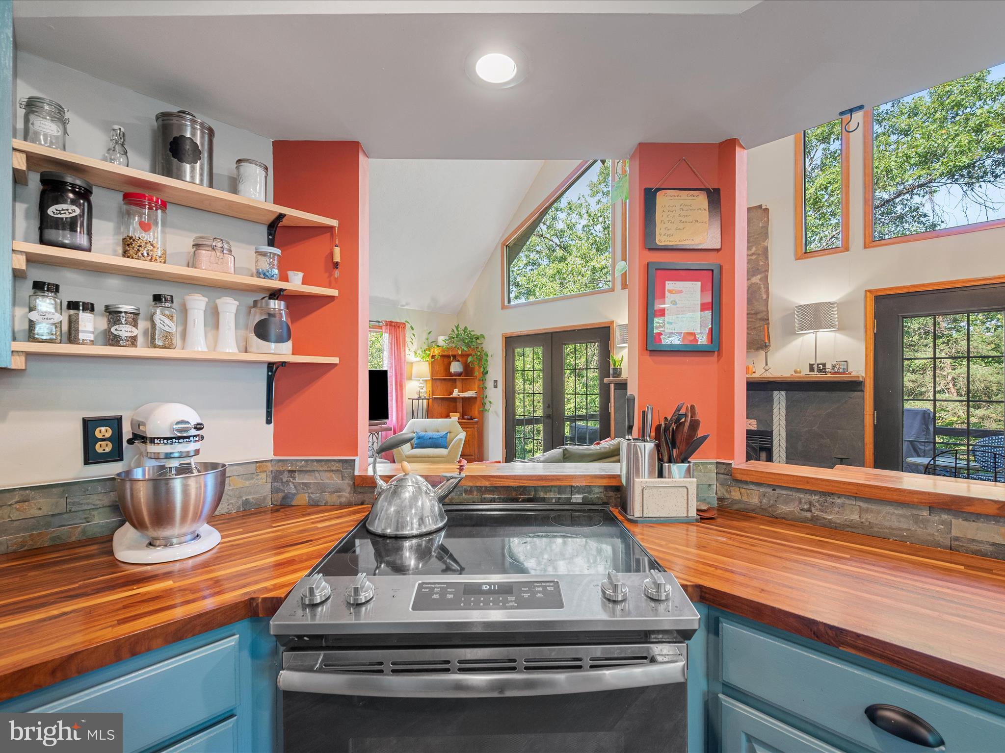 RIVERSIDE ACRES - Residential