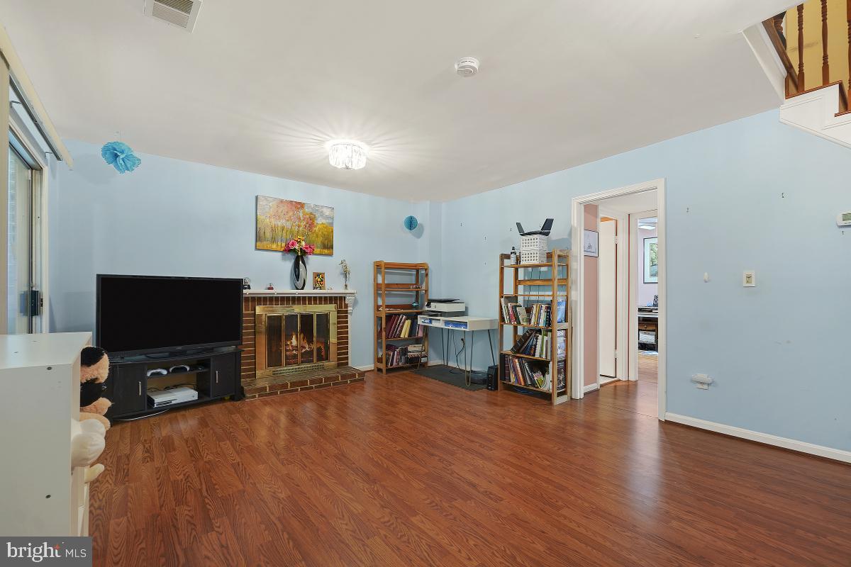 MILL CREEK TOWNE - Residential