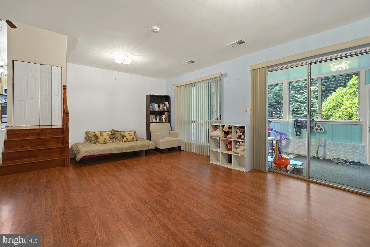 MILL CREEK TOWNE - Residential