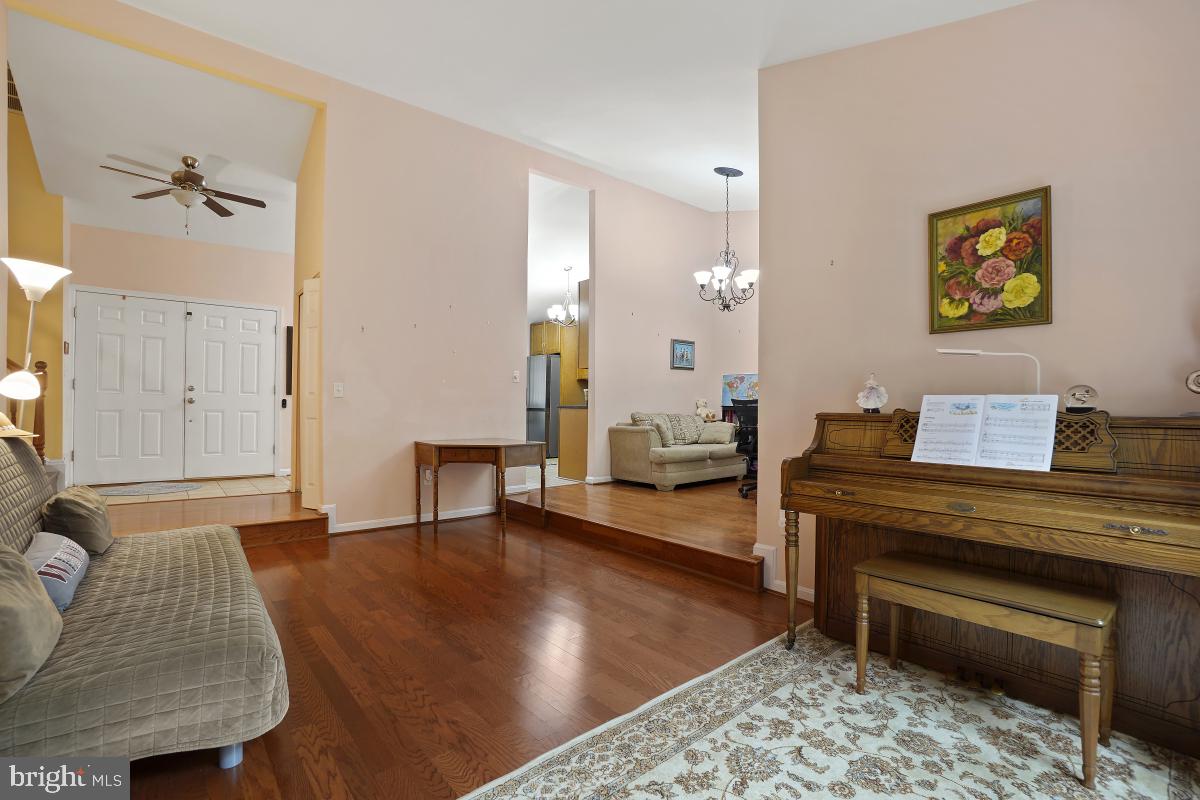 MILL CREEK TOWNE - Residential