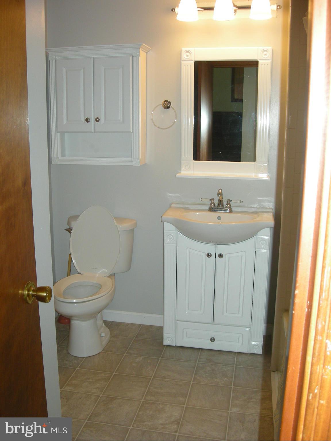 HICKORY FARMS - Residential Lease