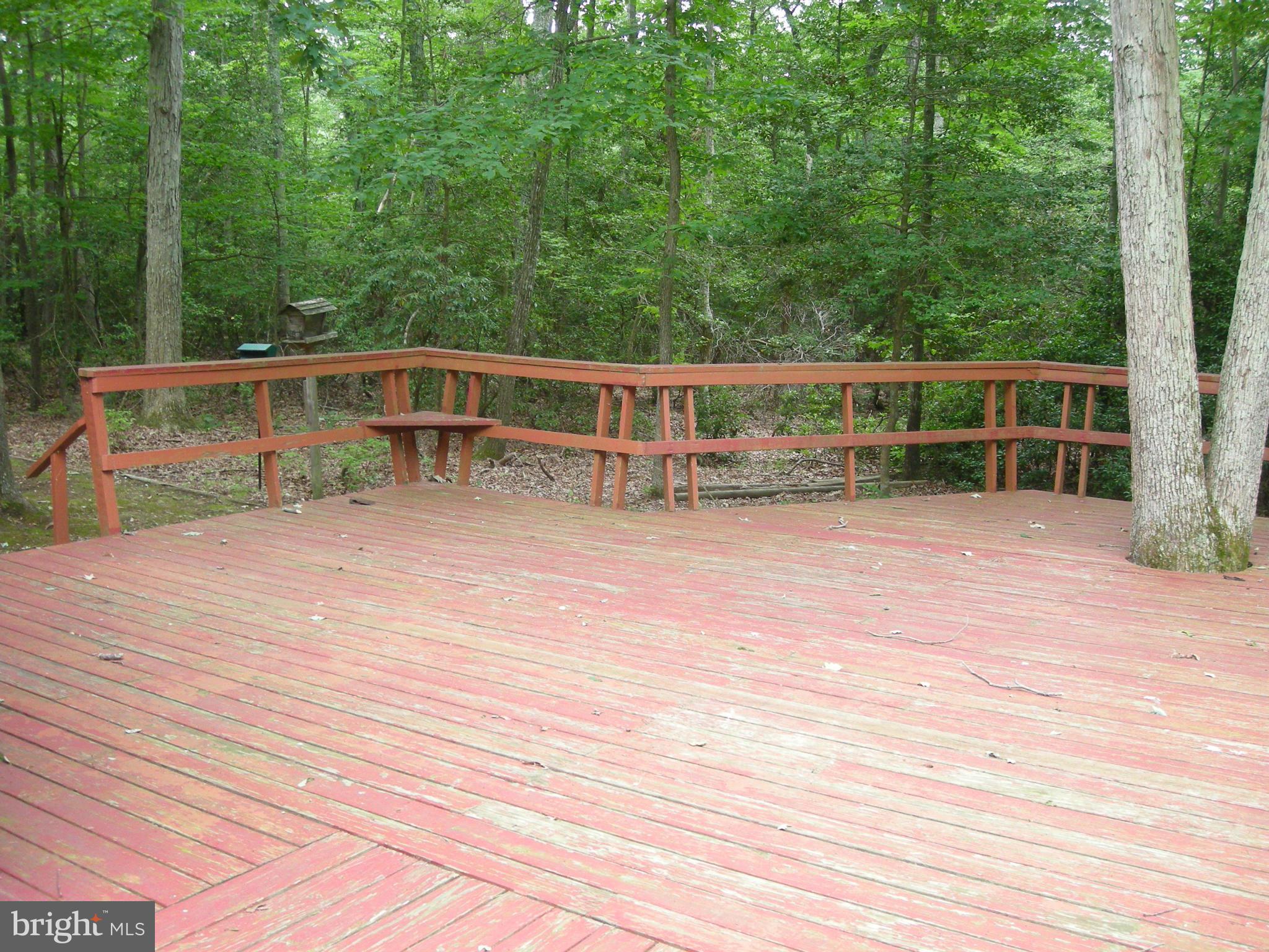 HICKORY FARMS - Residential Lease