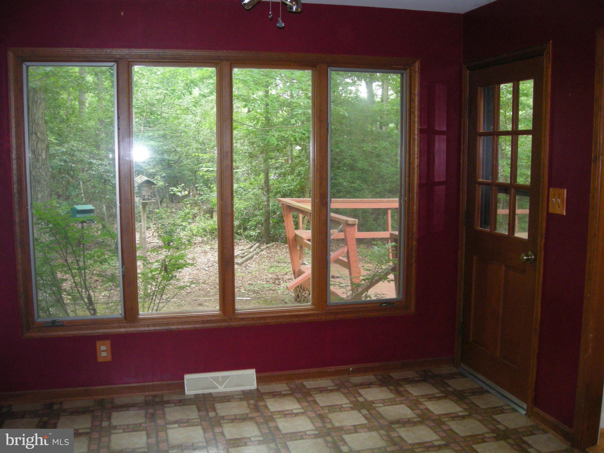 HICKORY FARMS - Residential Lease