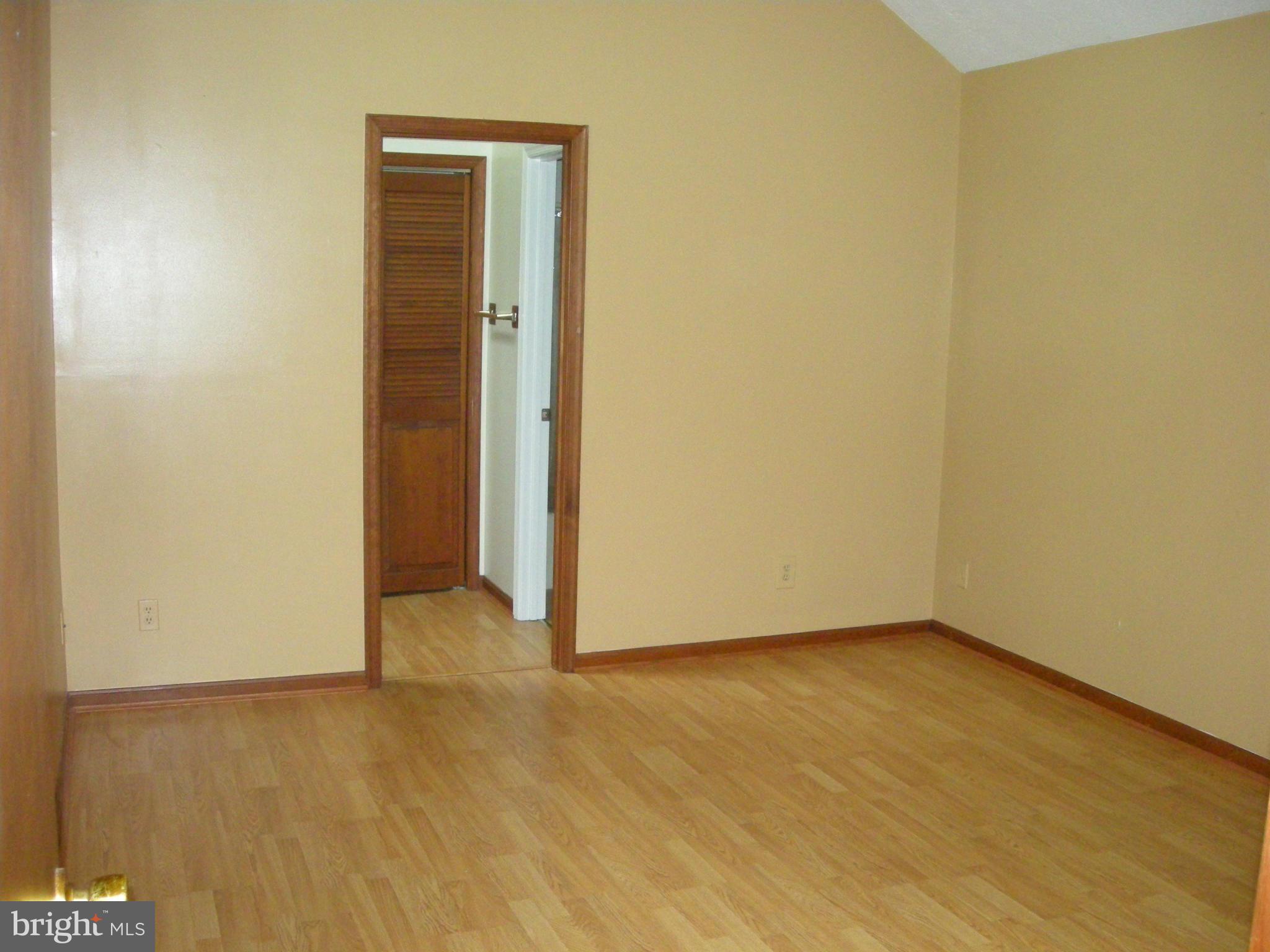 HICKORY FARMS - Residential Lease