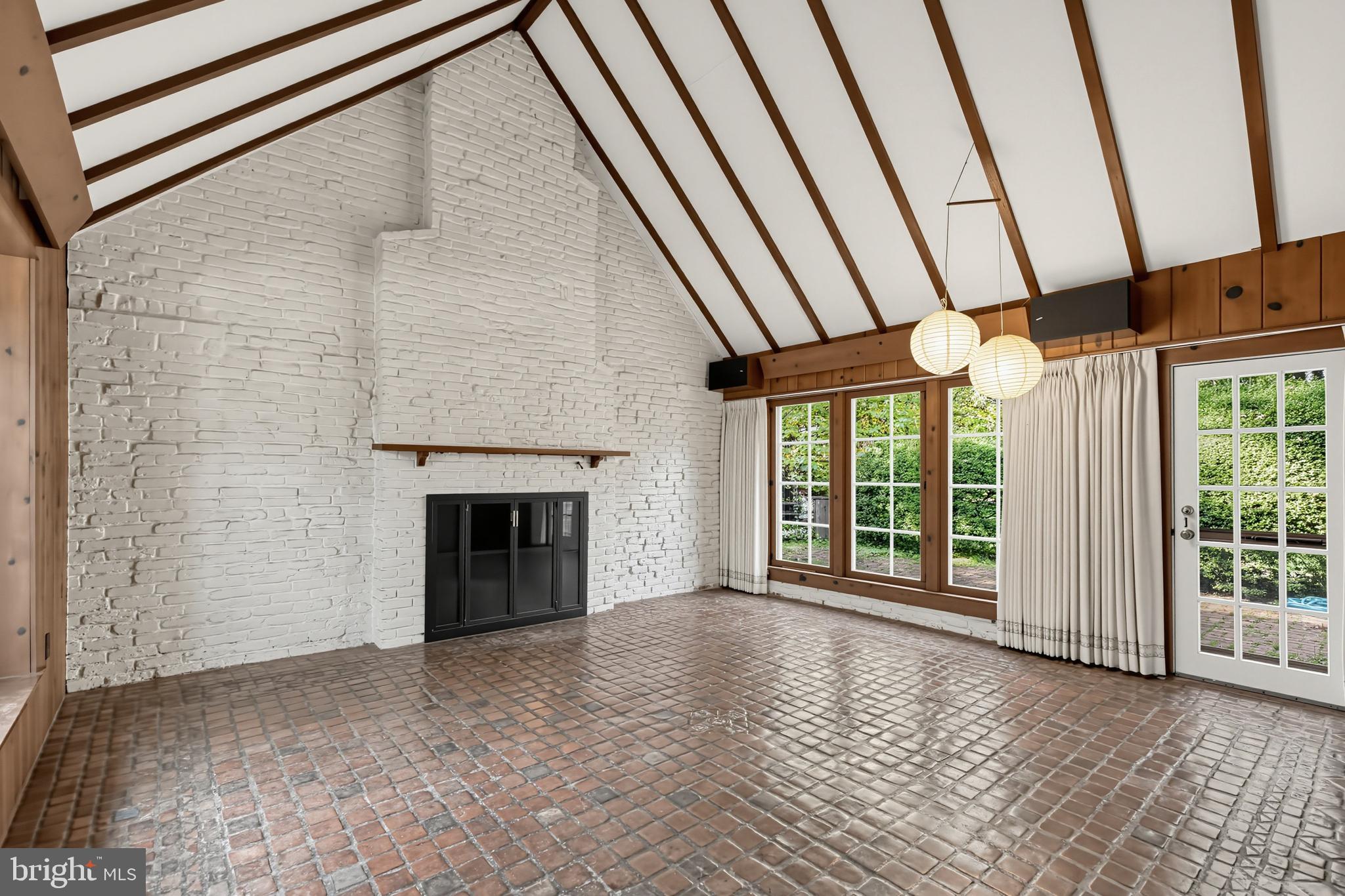 400 DICKINSON AVENUE