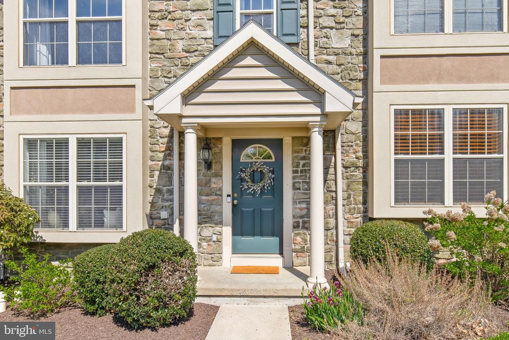 Photo of 622 Royal View Drive, LANCASTER, PA 17601 (MLS # PALA2068474)