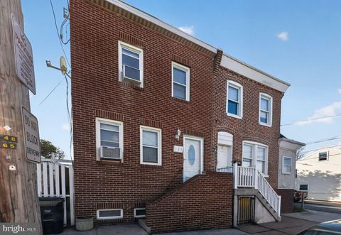Townhouse For Sale - 103 S Harrison Street<br/> WILMINGTON, DE 19805