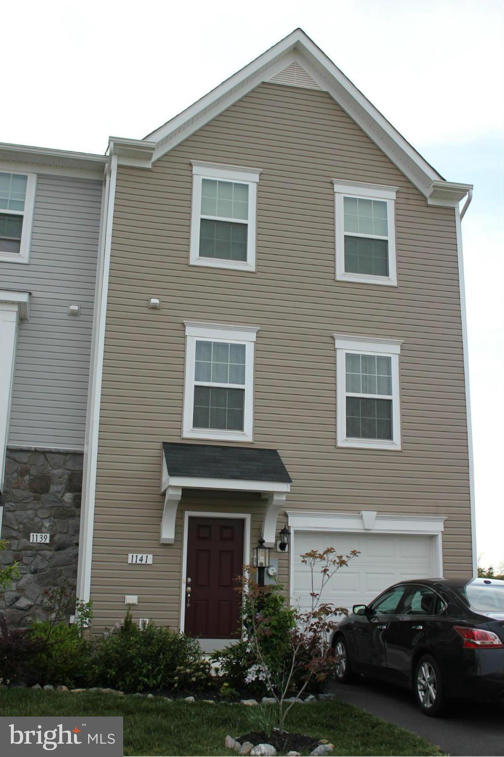 LAKELAND PLACE - Residential