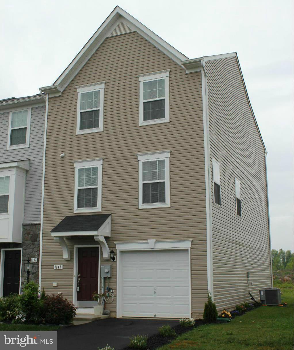 LAKELAND PLACE - Residential