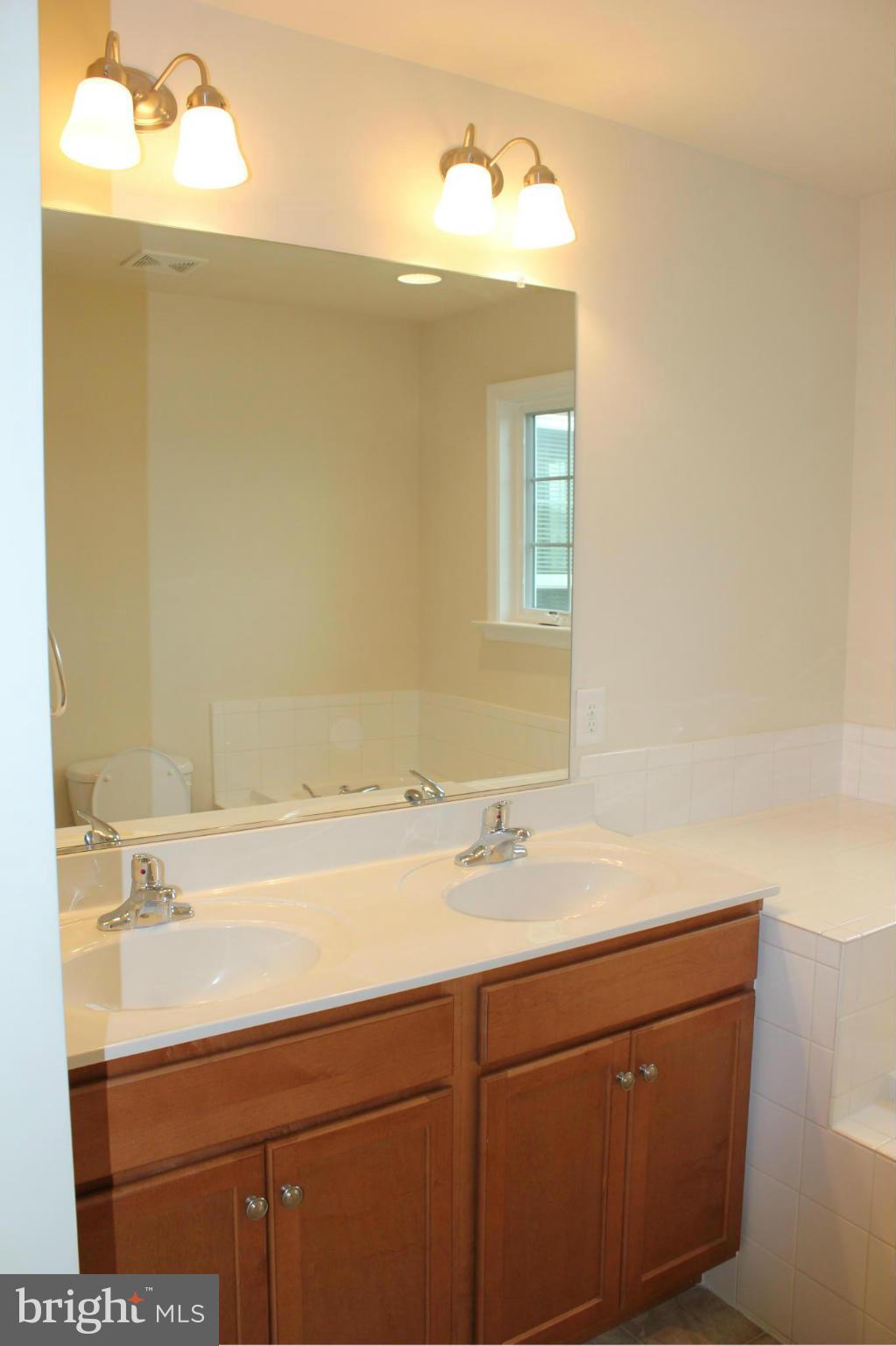 LAKELAND PLACE - Residential