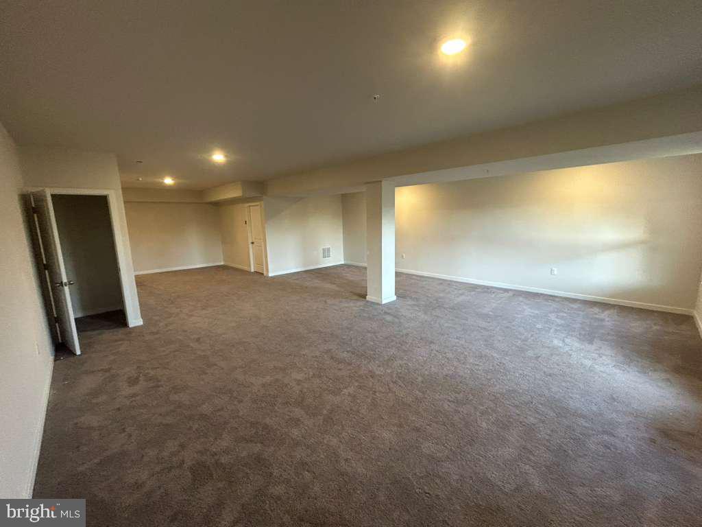 COVENTRY CHASE - Residential