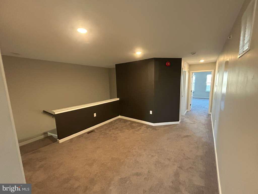 COVENTRY CHASE - Residential