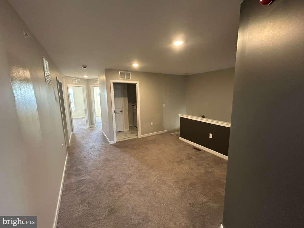 COVENTRY CHASE - Residential