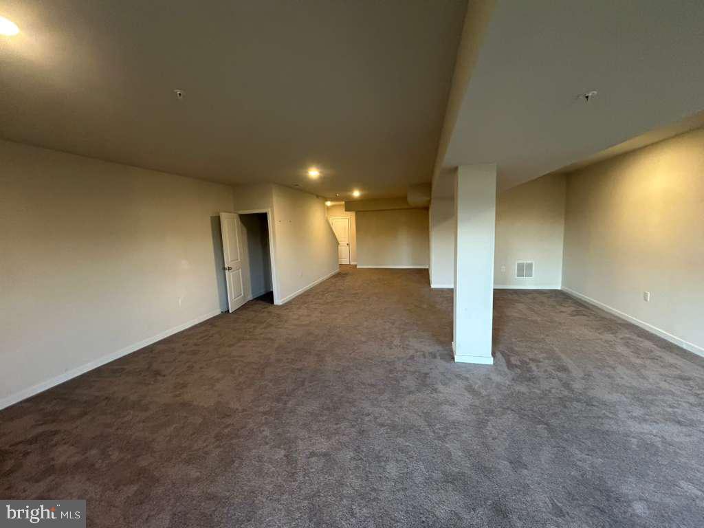 COVENTRY CHASE - Residential