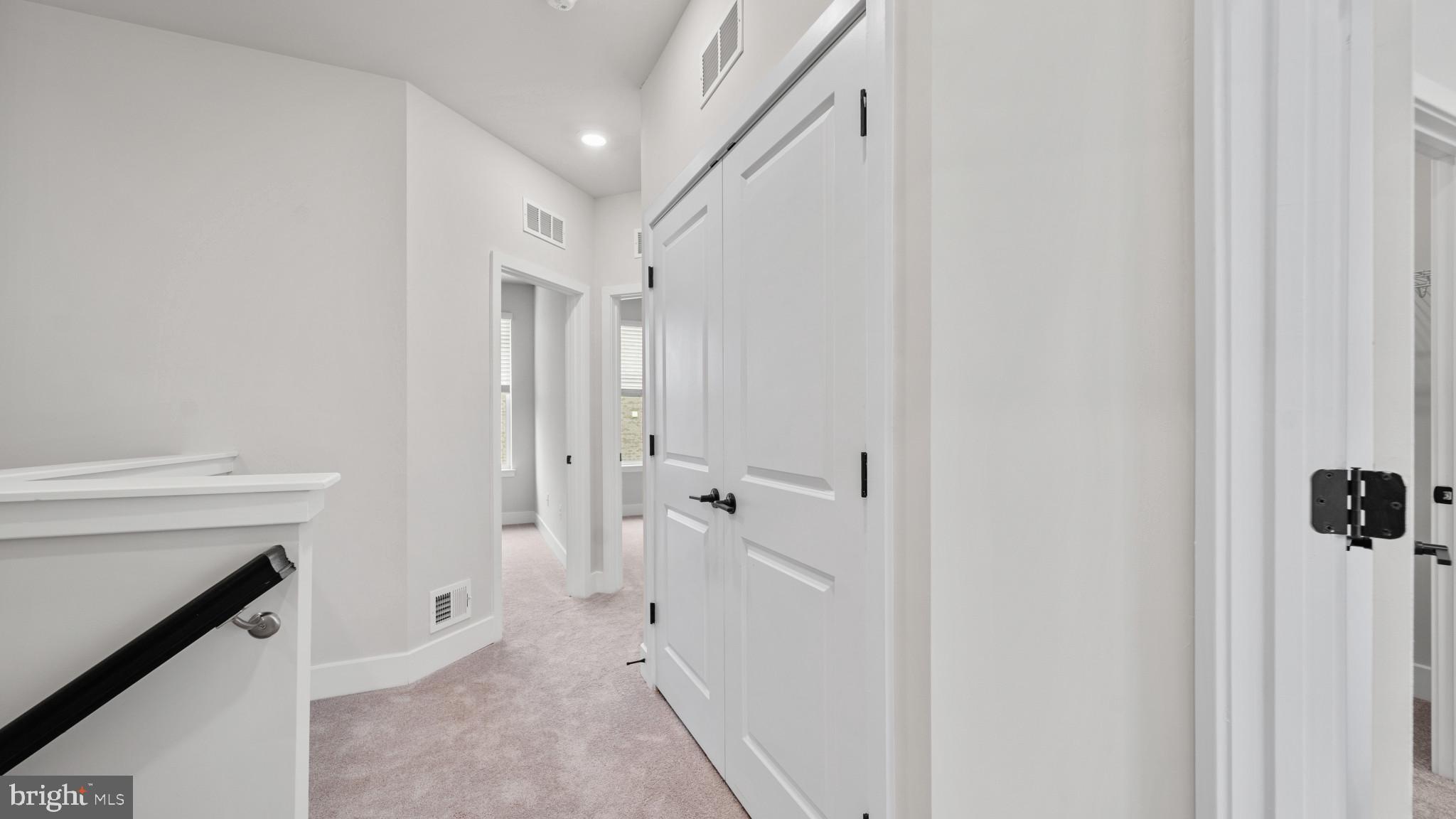 MEDFIELD - Residential