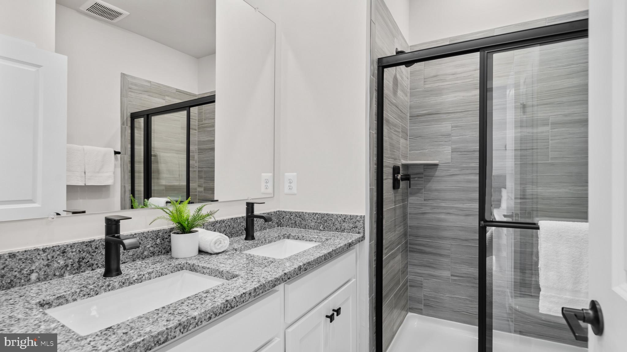 MEDFIELD - Residential