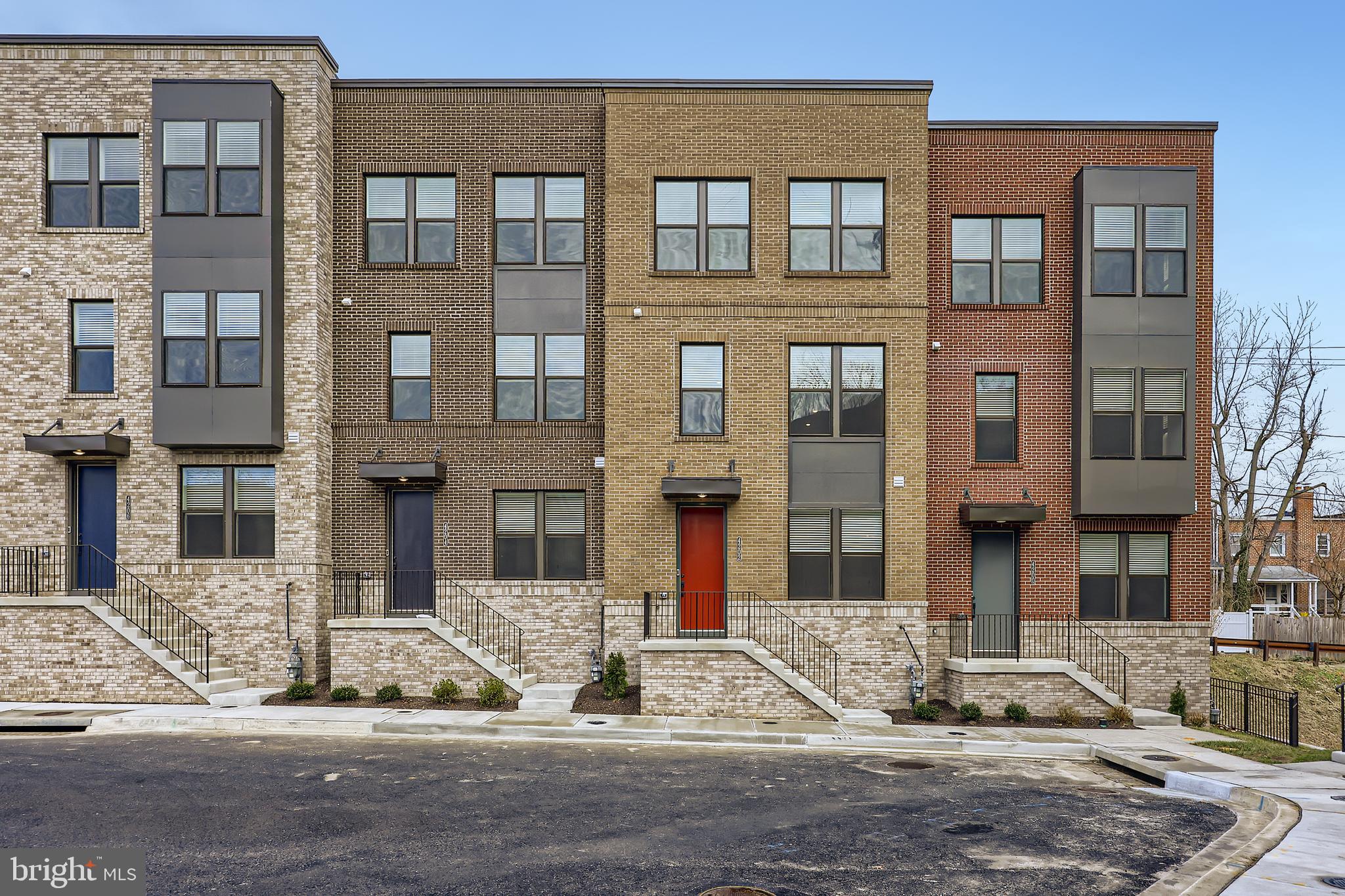 MEDFIELD - Residential