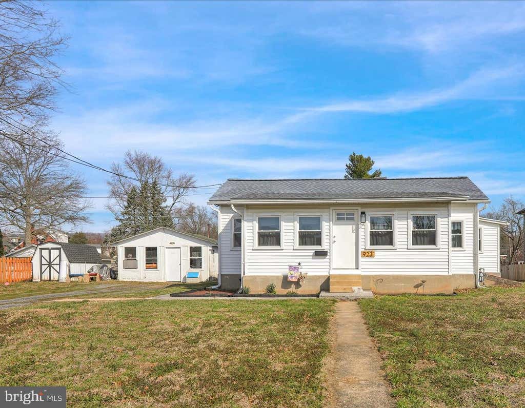 Photo of 923 Mifflin Street, COLUMBIA, PA 17512 (MLS # PALA2085164)
