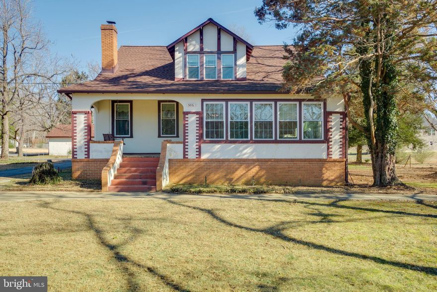 HUGE PRICE IMPROVEMENT! This 99 year old charming bungalow sits in the heart of town! You can walk downtown to shops and restaurants. This 3 bedroom, 2.5 bath home has hardwoods throughout, newer windows, oil tank and roof. THIS IS AN ESTATE SALE and the home needs WORK. Cash, 203K loans and Convenetional loans.