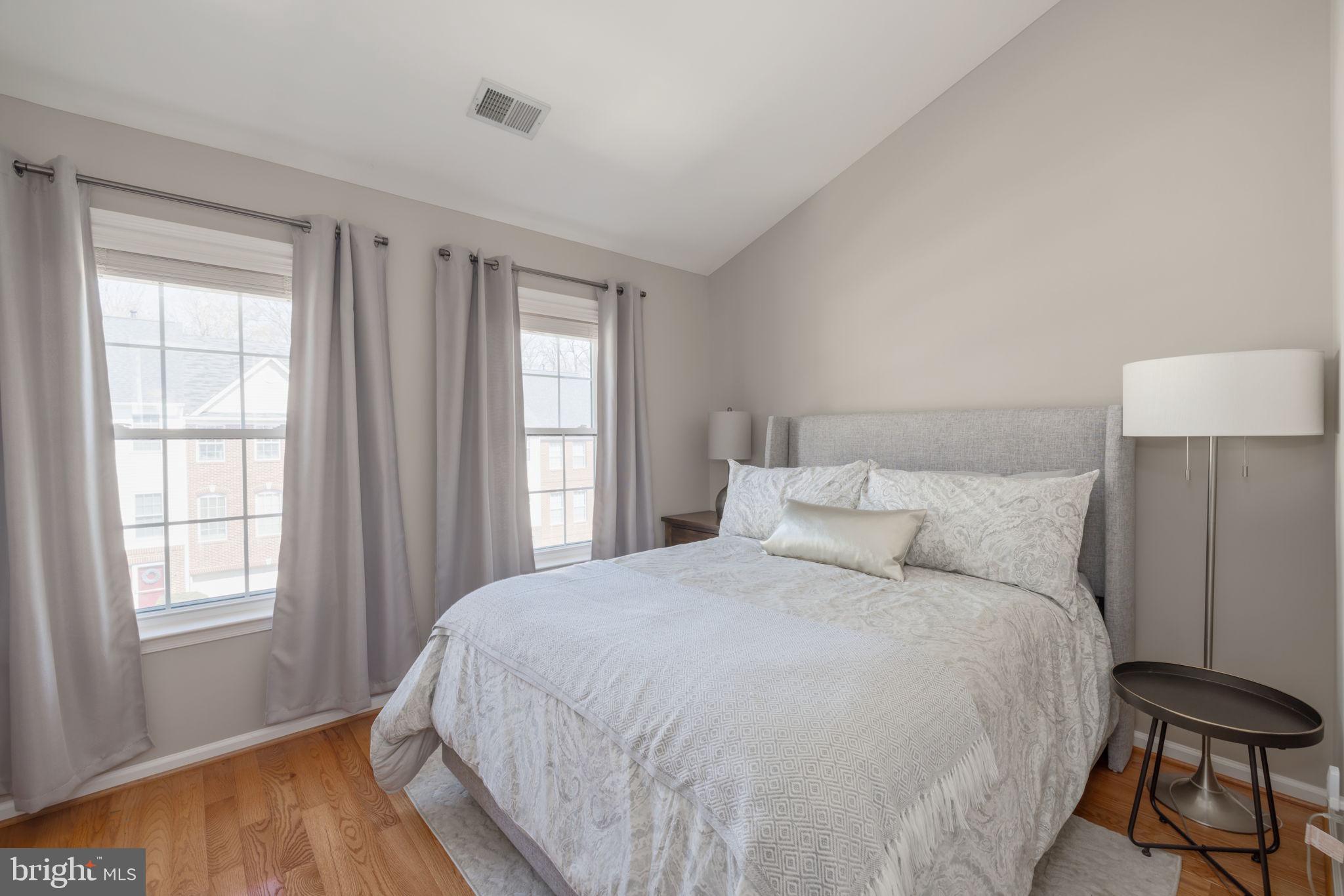 KINGSTOWNE - Residential