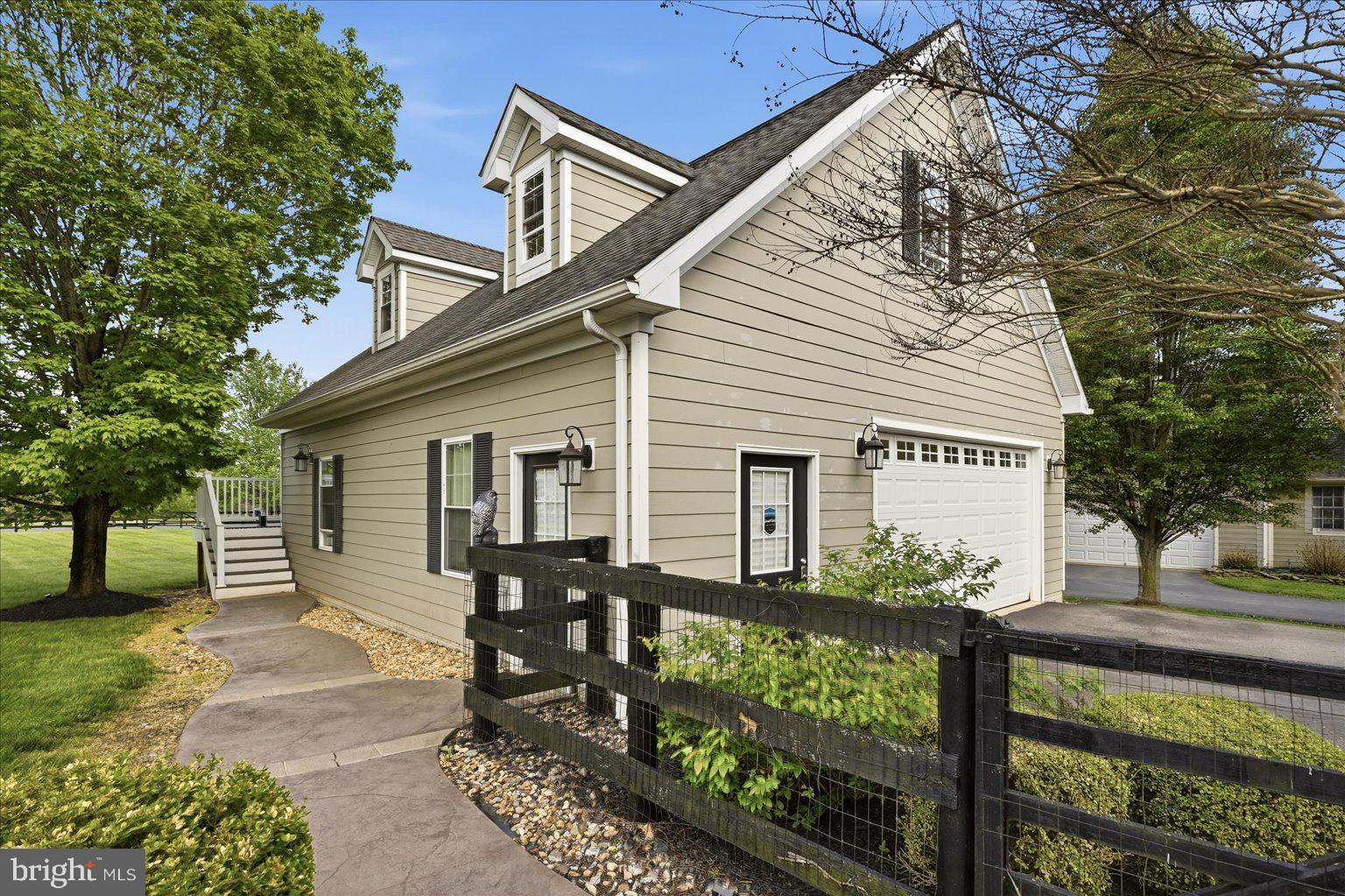 WATERFIELD HAMLET - Residential