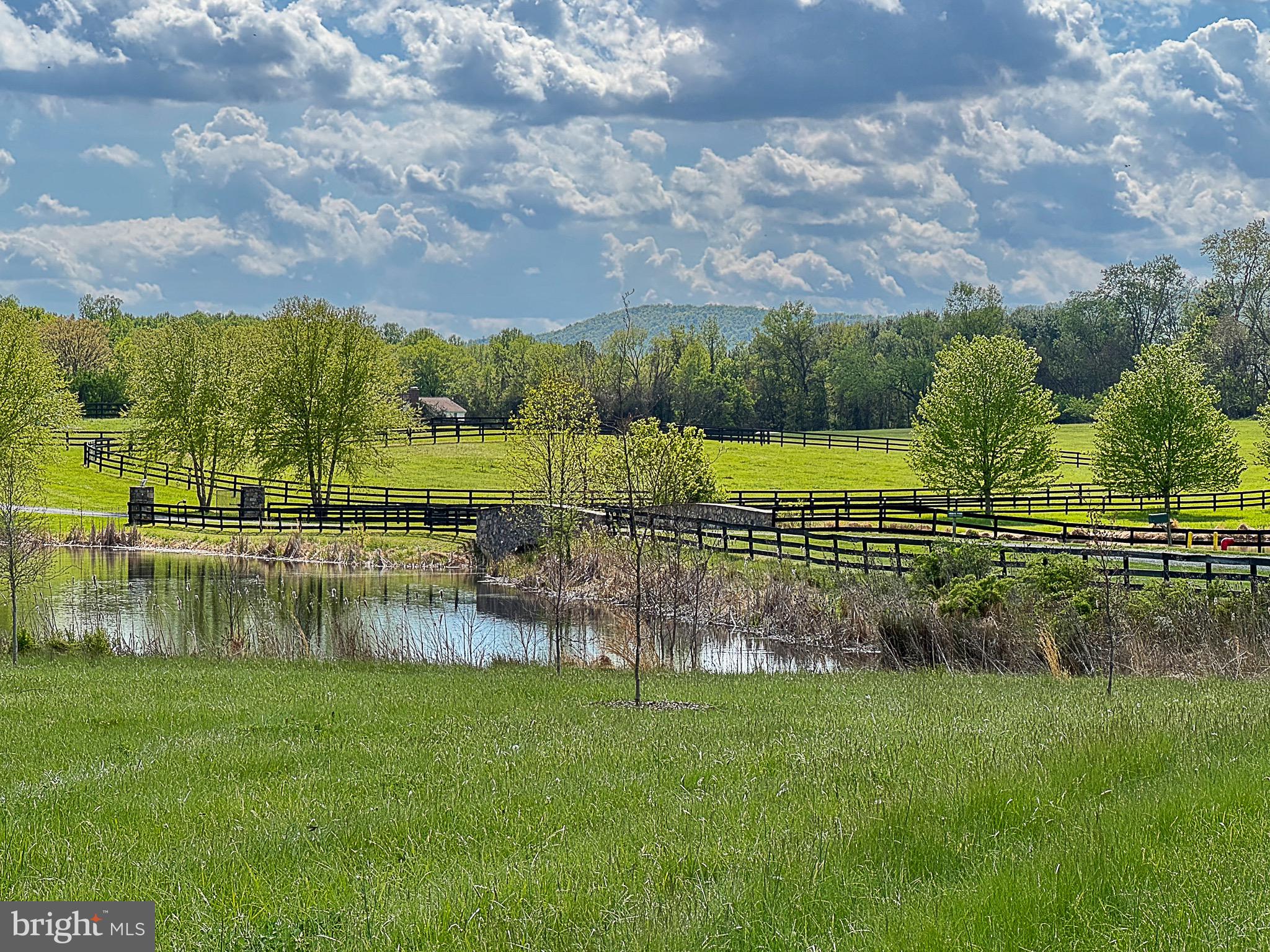 WATERFIELD HAMLET - Residential