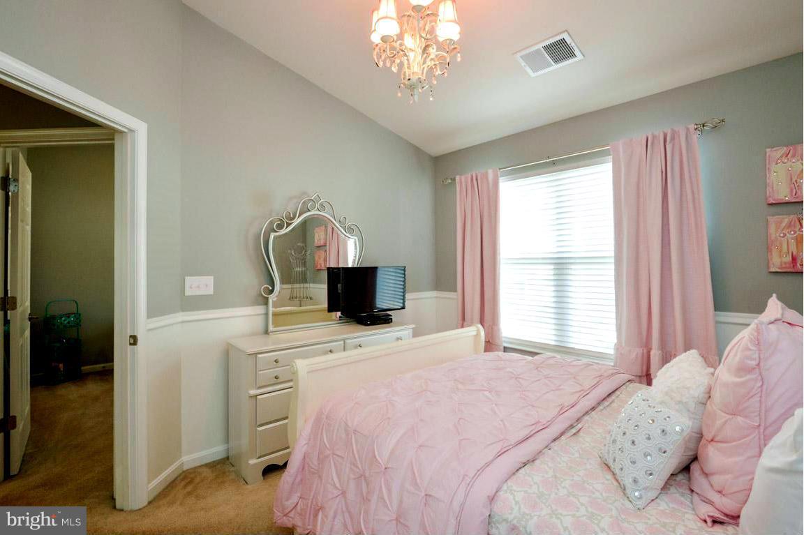 OAK TREE LANDING - Residential