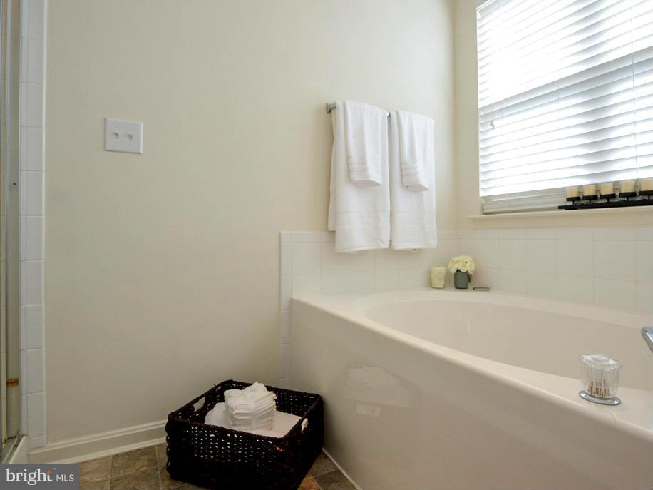 OAK TREE LANDING - Residential