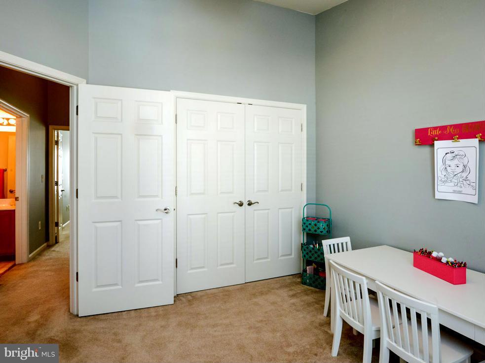 OAK TREE LANDING - Residential