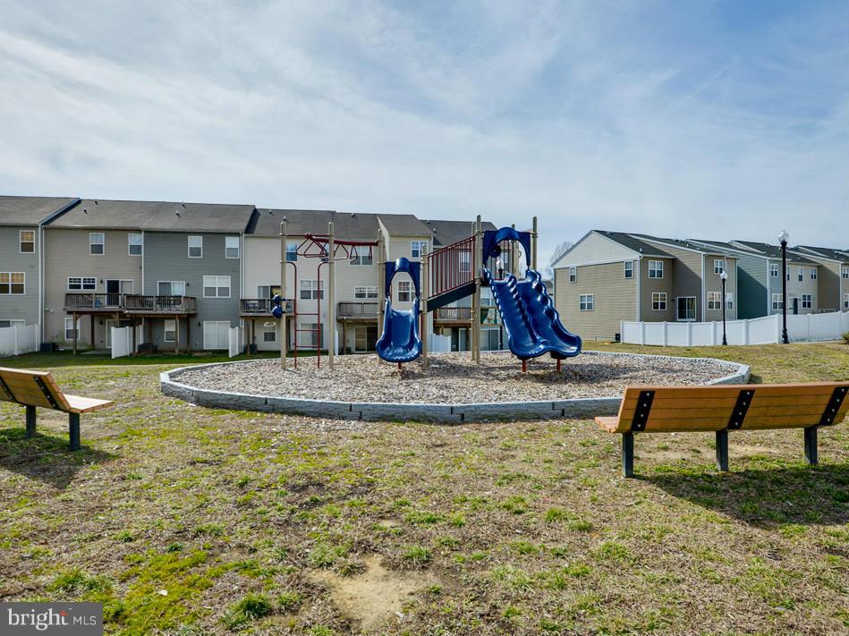 OAK TREE LANDING - Residential