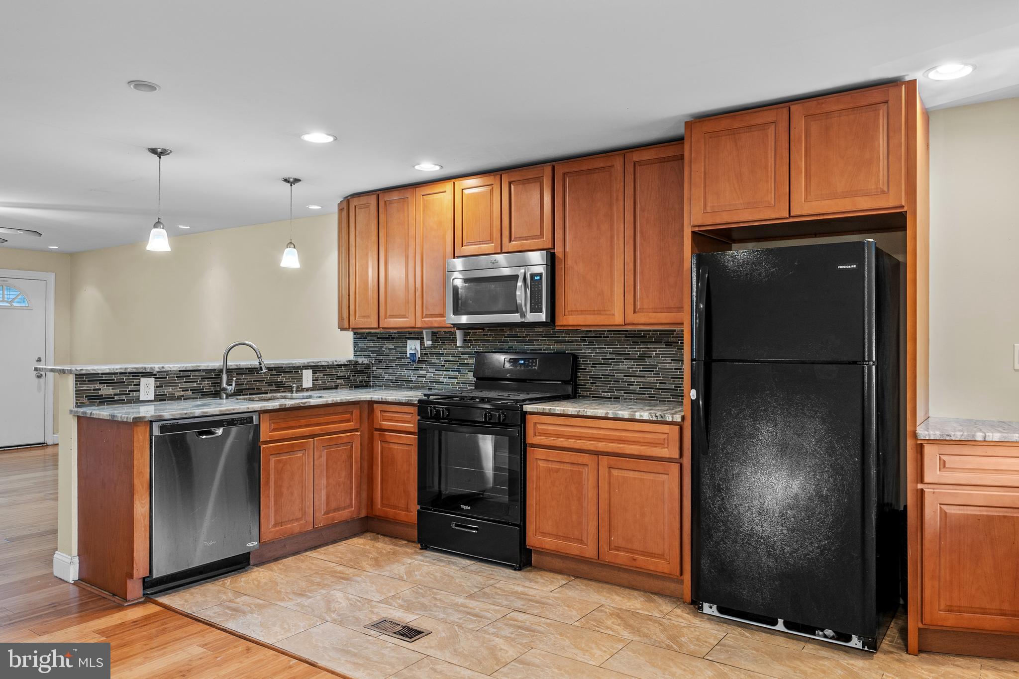 CLIFTON HEIGHTS - Residential