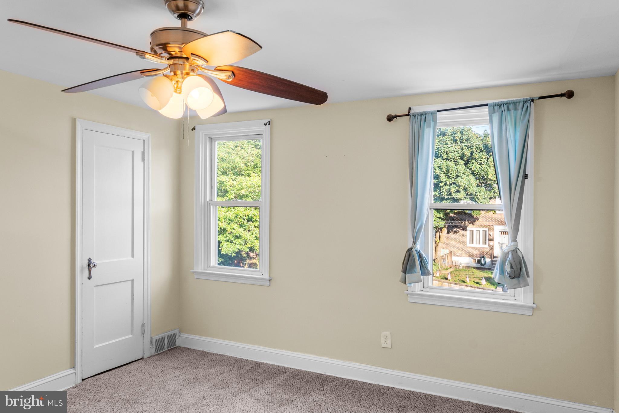 CLIFTON HEIGHTS - Residential