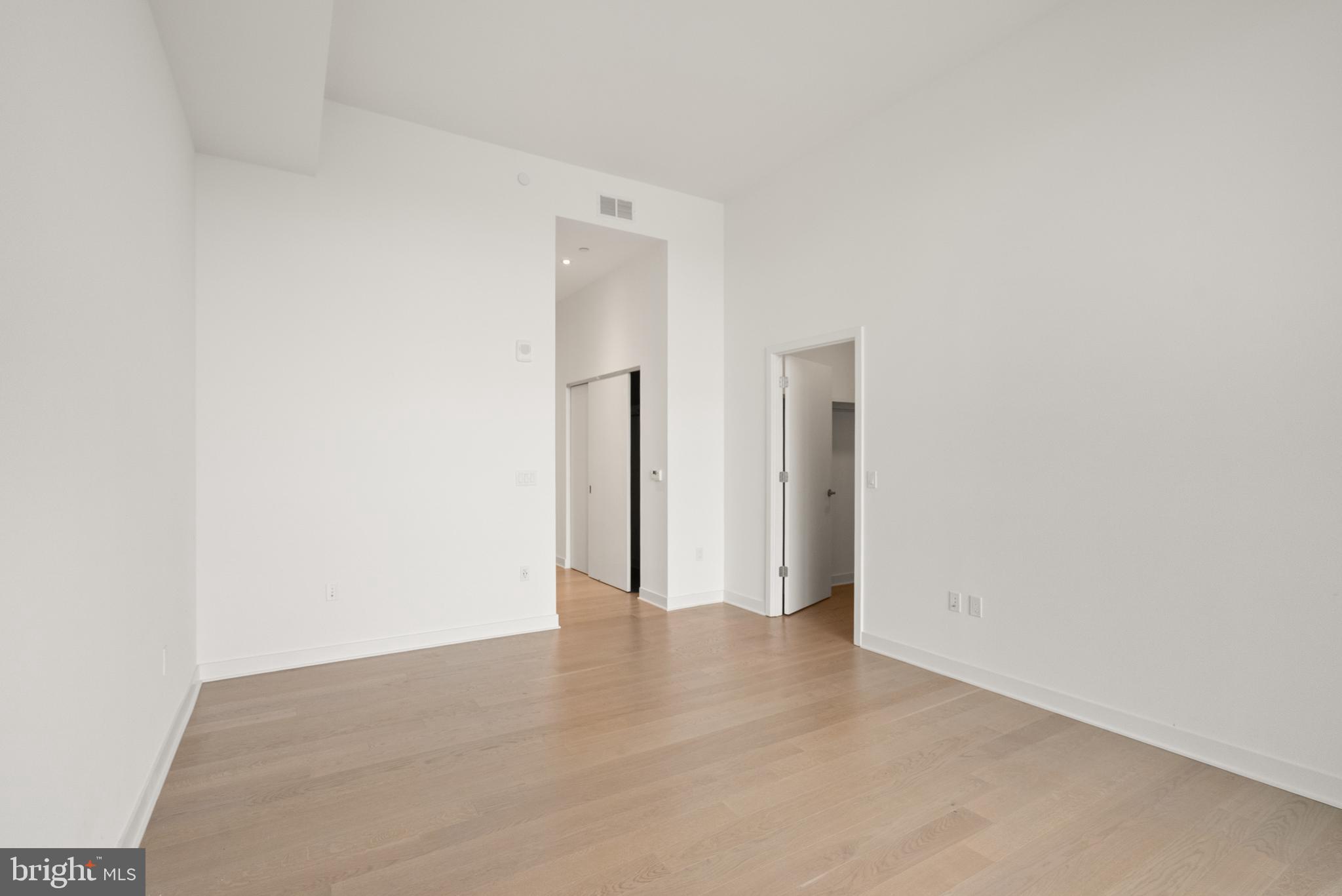 THE VERSE CONDO - Residential Lease