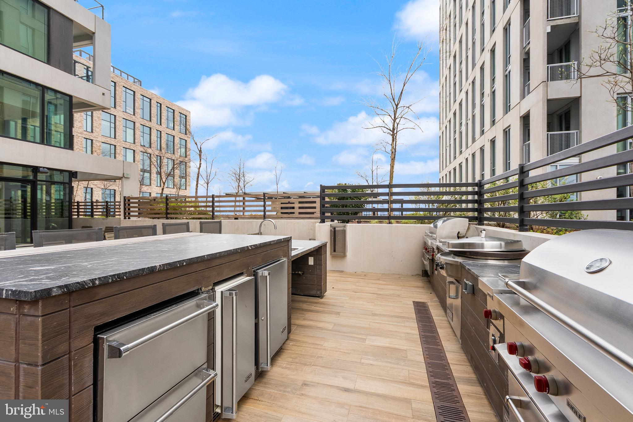 THE VERSE CONDO - Residential Lease