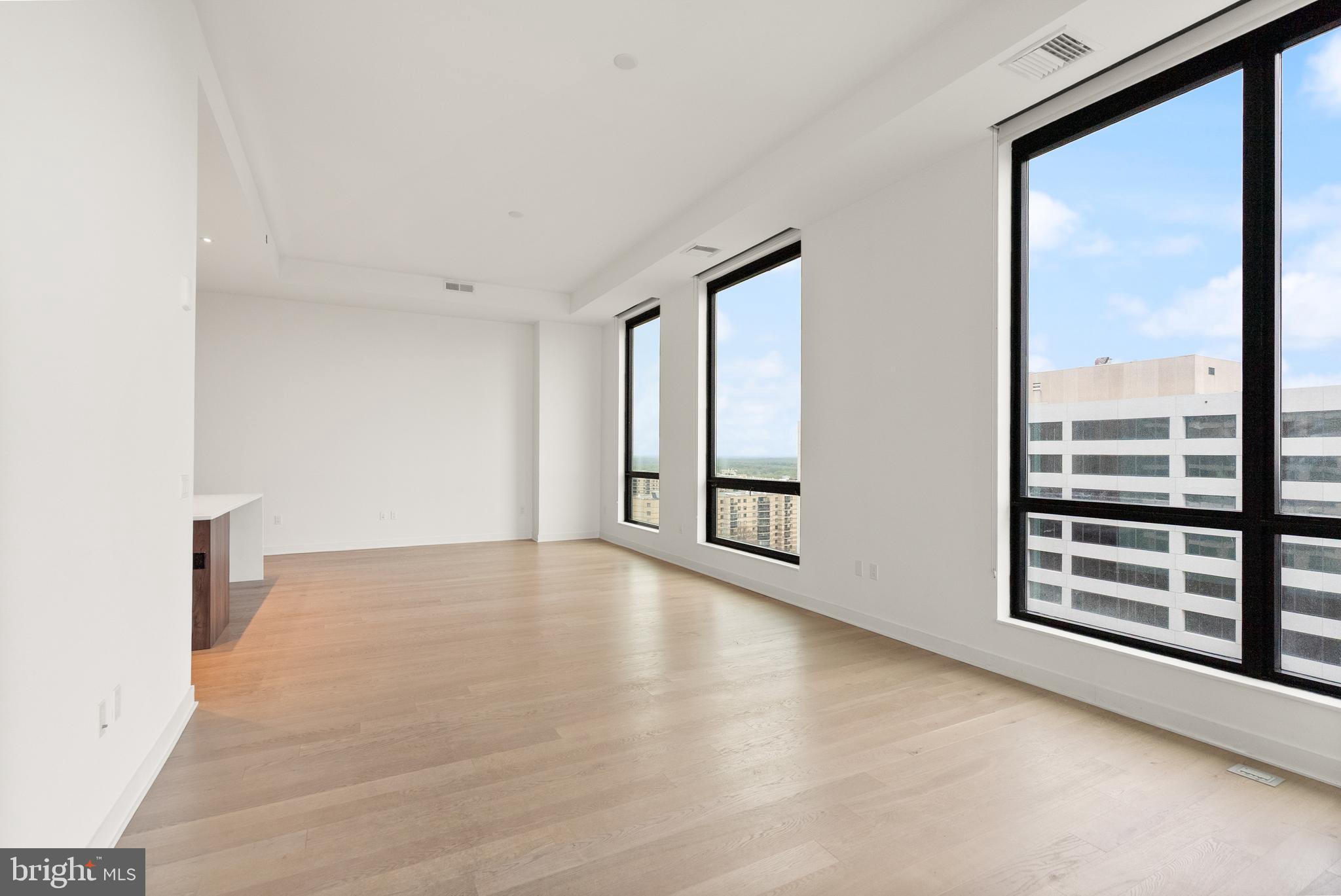 THE VERSE CONDO - Residential Lease