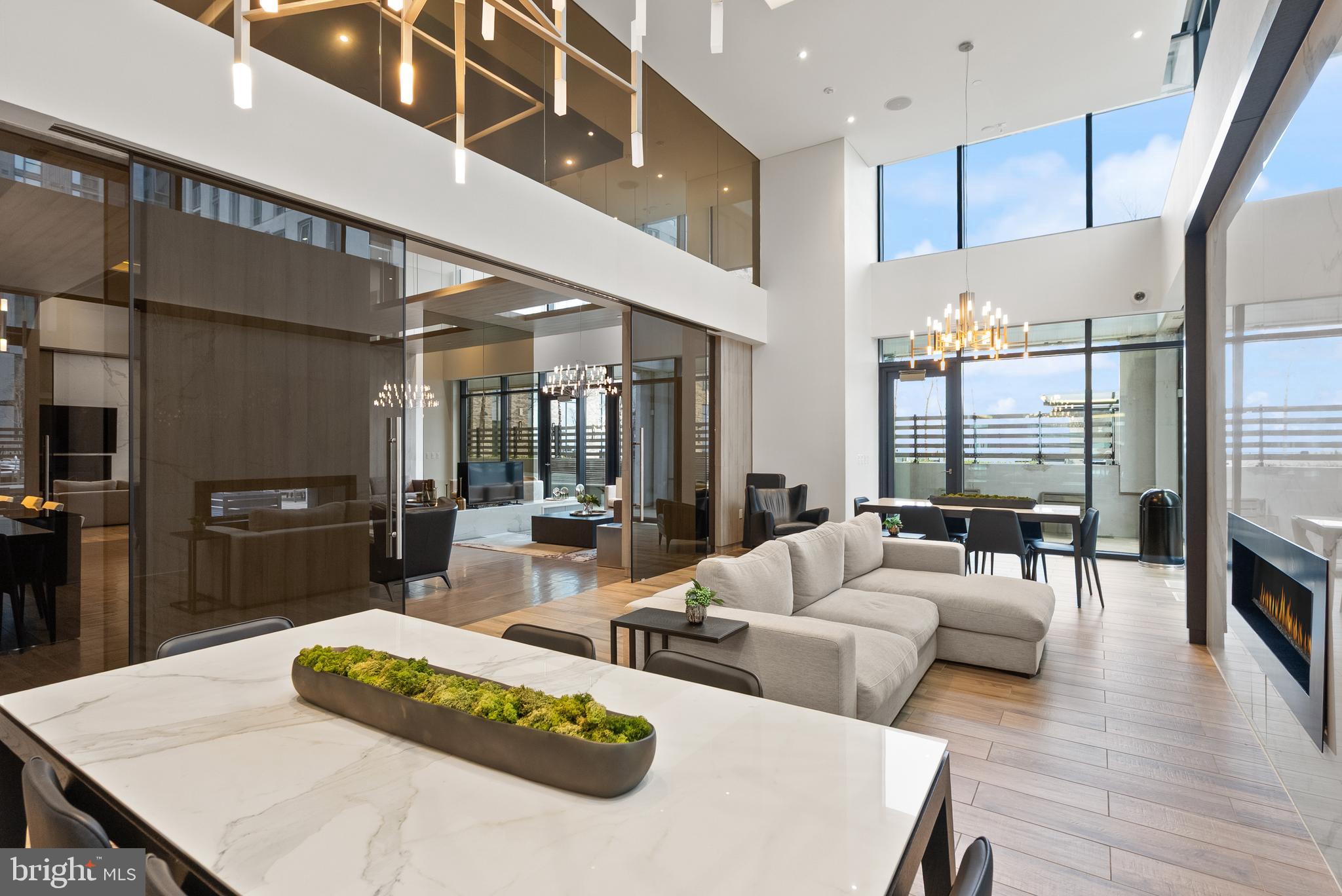 THE VERSE CONDO - Residential Lease