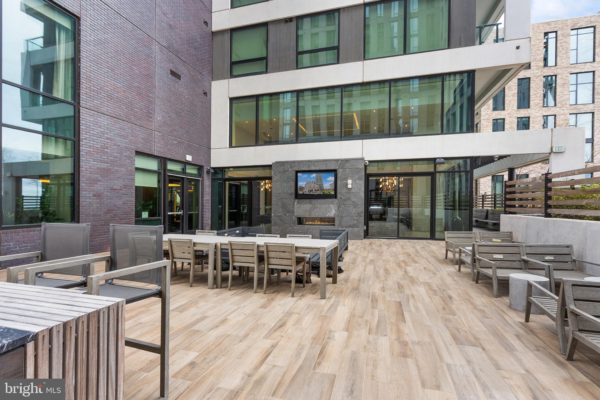 THE VERSE CONDO - Residential Lease