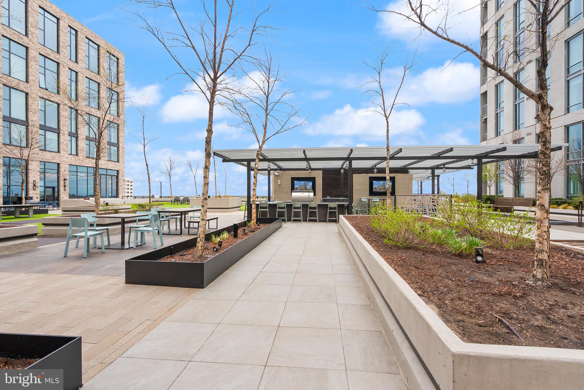 THE VERSE CONDO - Residential Lease