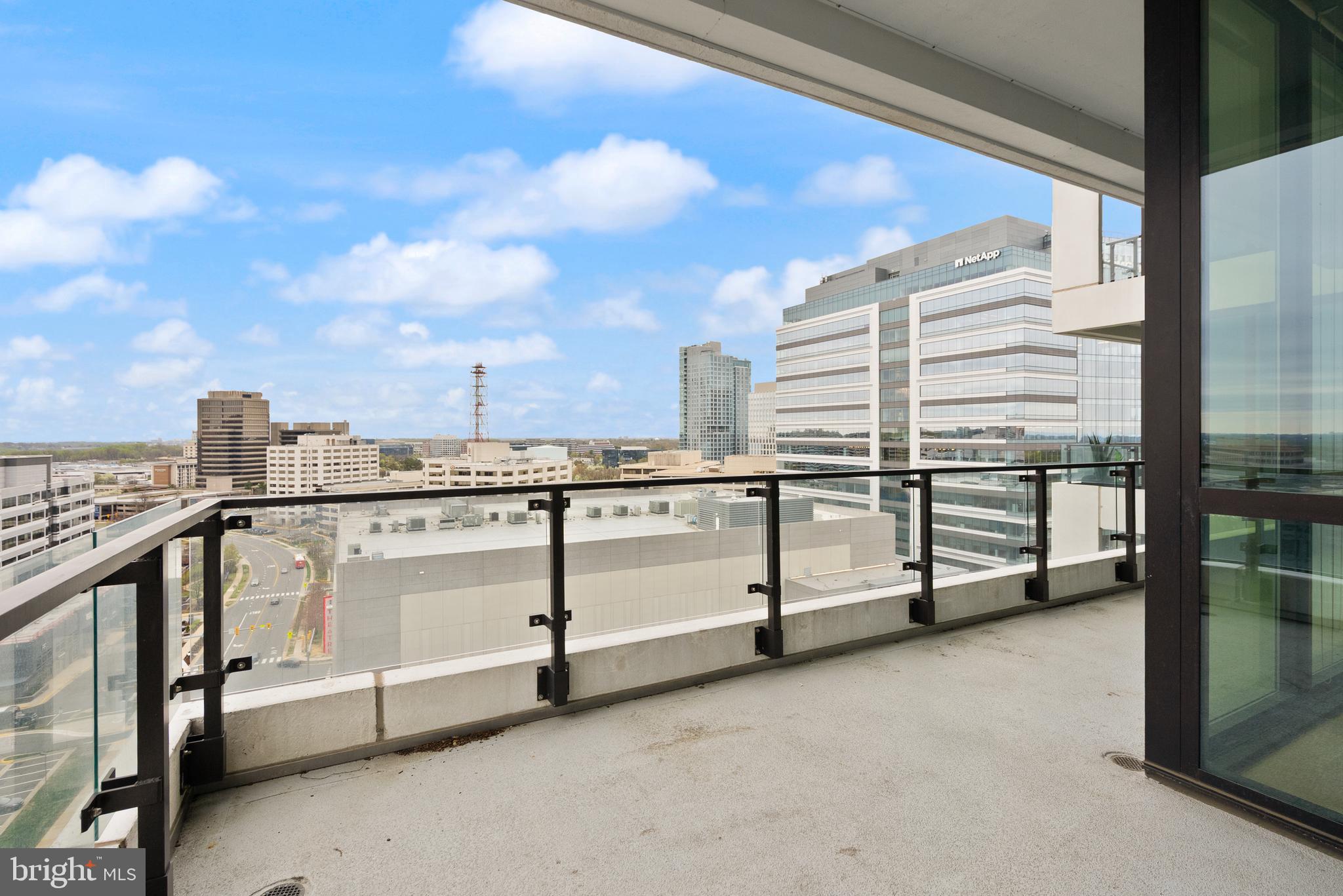 THE VERSE CONDO - Residential Lease