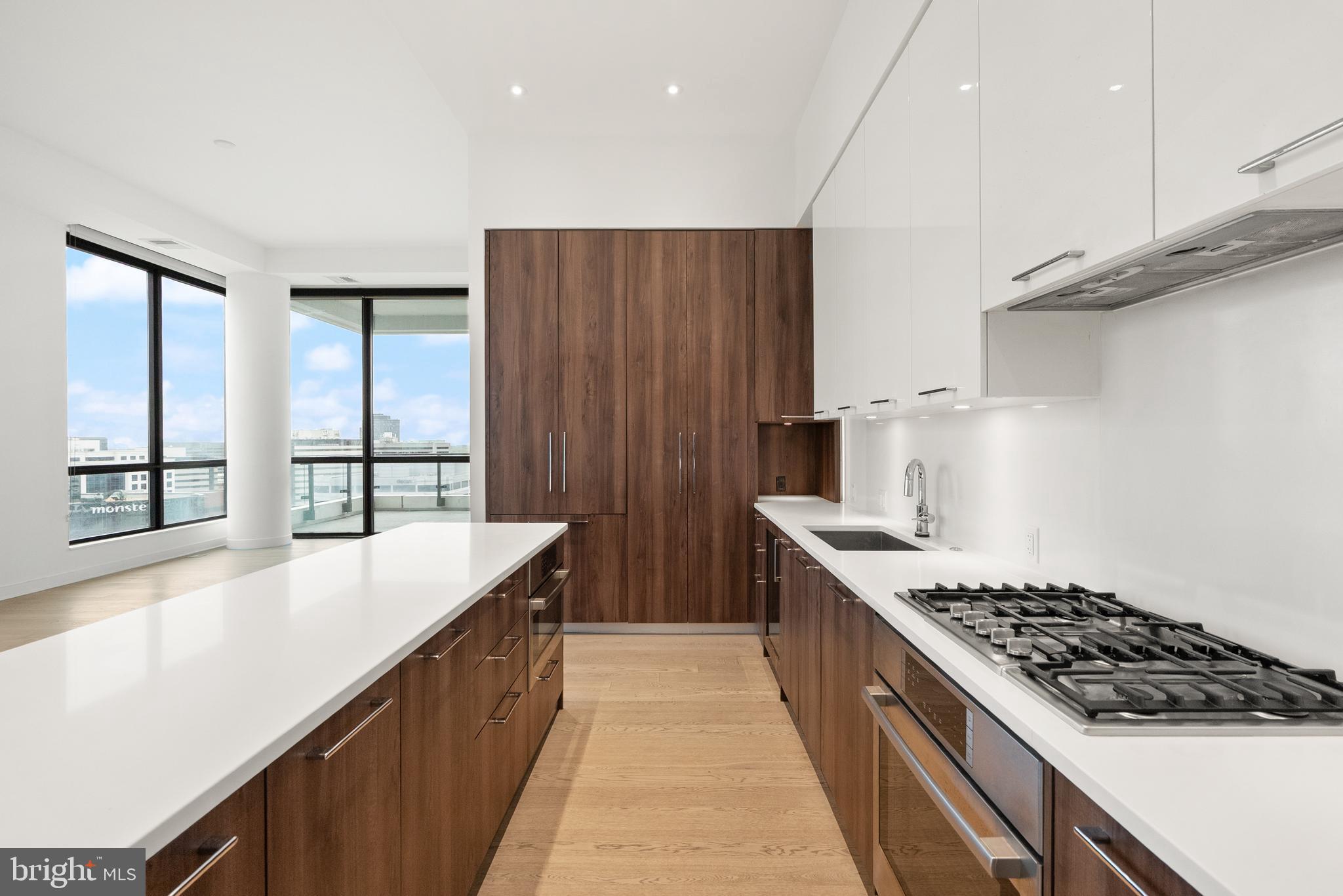 THE VERSE CONDO - Residential Lease