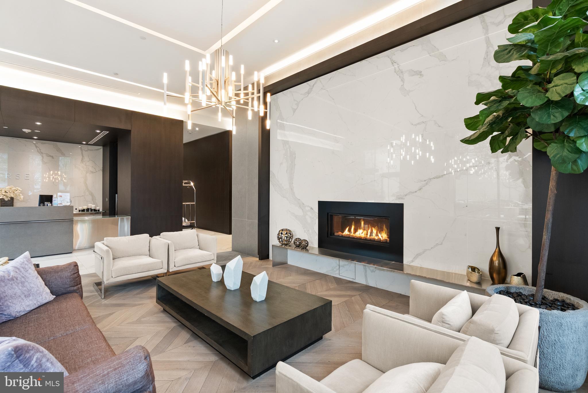 THE VERSE CONDO - Residential Lease