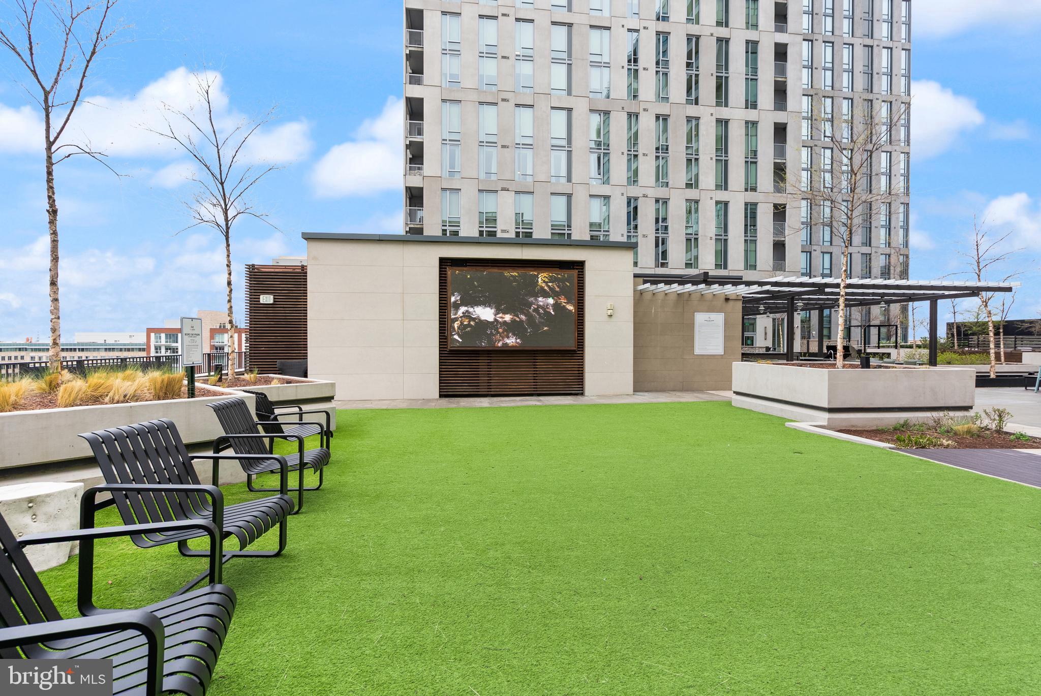 THE VERSE CONDO - Residential Lease